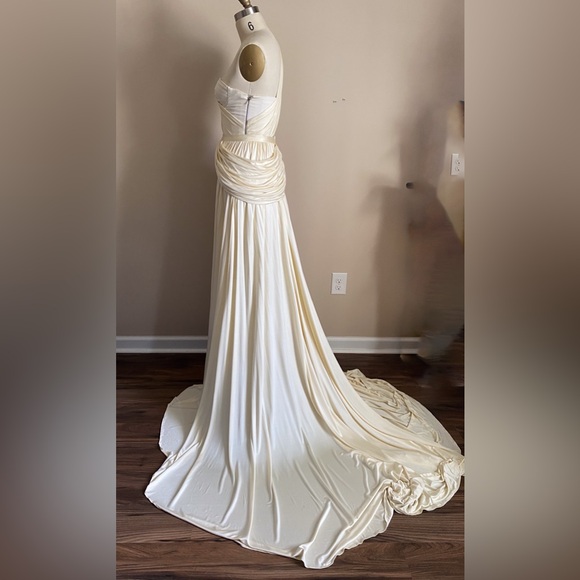Della Giovanna Ivory 2 piece Draped Bridal Gown Wedding Dress Size 2 - Picture 9 of 16
